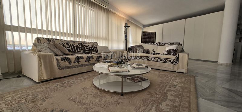 Foto a42924ab-d3ac-4b2a-a3c7-94de4dfe08df. Apartament amb aparcament piscina a Playa Bajadilla - Puertos Marbella