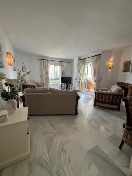 Foto f7b49bd0-d36a-417f-ab9e-9440617d1458. Alquiler apartamento en La Dama de Noche - La Alzambra Marbella
