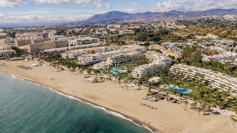 Foto 4ec93ad9-41f6-4aea-94c6-07fb14e1d532. Ático beachfront duplex penthouse with panoramic seaviews in los granados ii, Puerto Banús en Marbella