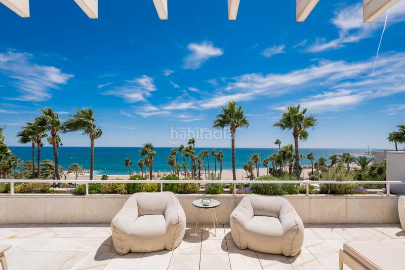 Foto 97118ce5-eda0-4923-846a-1d72c4e1bc1d. Ático beachfront duplex penthouse with panoramic seaviews in los granados ii, Puerto Banús en Marbella