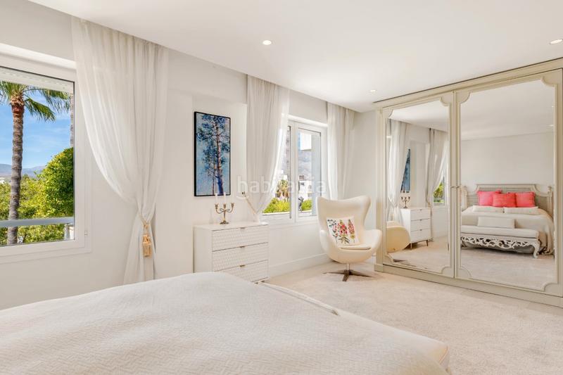 Foto 9e6bb0e2-f8d1-4db9-af82-b59b046714be. Ático beachfront duplex penthouse with panoramic seaviews in los granados ii, Puerto Banús en Marbella