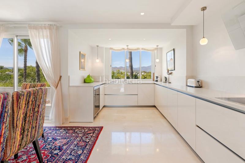 Foto a60a3883-467b-48eb-92dd-52487e6351f1. Ático beachfront duplex penthouse with panoramic seaviews in los granados ii, Puerto Banús en Marbella