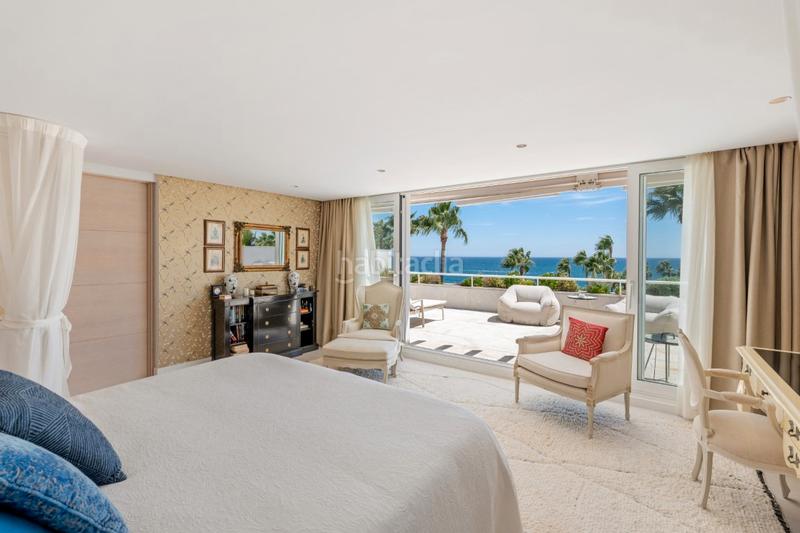 Foto b95fd8c7-c613-4a59-9805-33d5767bc3f0. Ático beachfront duplex penthouse with panoramic seaviews in los granados ii, Puerto Banús en Marbella