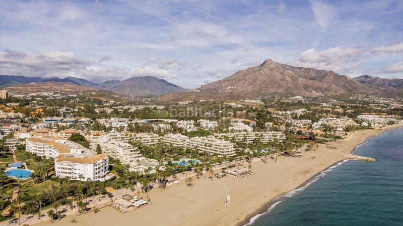 Foto c28352a9-2e6a-4cf7-8642-e43cf65f5204. Ático beachfront duplex penthouse with panoramic seaviews in los granados ii, Puerto Banús en Marbella
