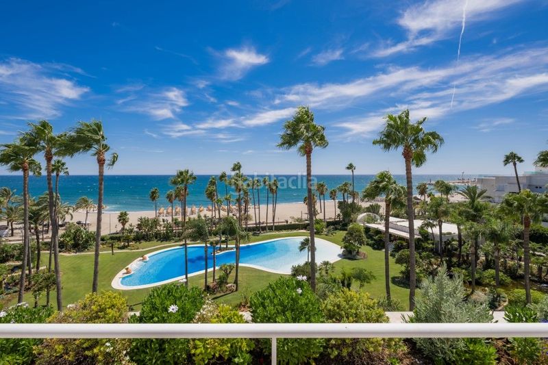 Foto c352f21b-8ce1-4448-90cb-d1fec5fbc4ae. Ático beachfront duplex penthouse with panoramic seaviews in los granados ii, Puerto Banús en Marbella
