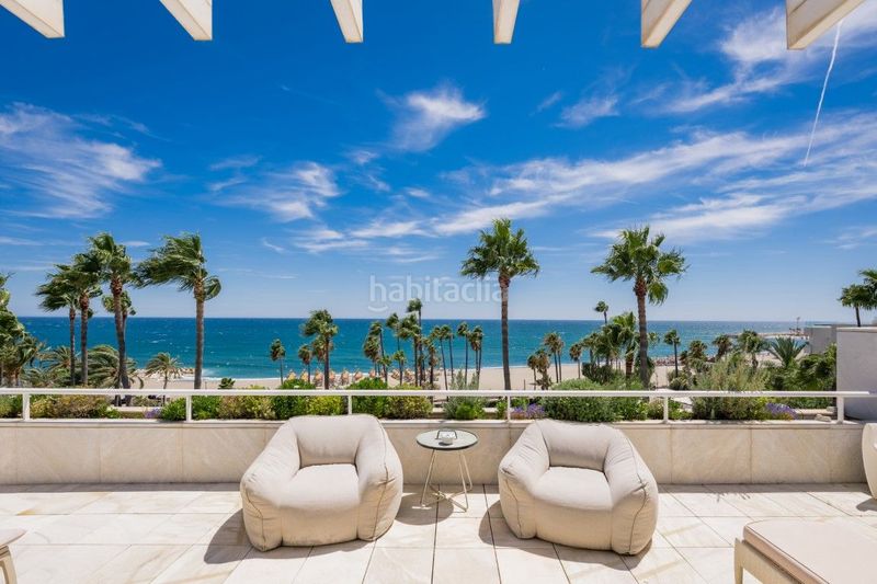 Foto ea6b98b6-f58f-4a30-9c37-0d0dd2dd00d8. Ático beachfront duplex penthouse with panoramic seaviews in los granados ii, Puerto Banús en Marbella