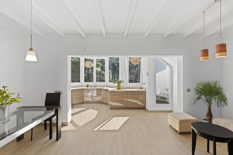 Foto a90e5264-80de-41c3-87b5-94d1c74a2f98. Casa adossada amb aparcament a Calahonda Mijas