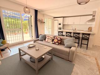 Apartament  Cl rio elba-altos del rodeo 2(a) es:9 pl:00 pt:a c. Amplio bajo con alma de villa a un paseo de puerto banús