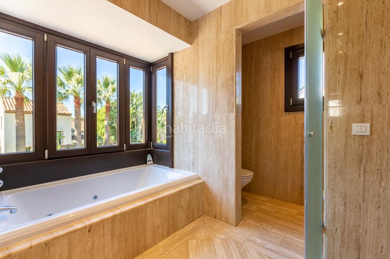 Foto 8c981850-f9e0-47f3-9f4a-e873c2800912. Miete chalet mit parking pool in Nueva Atalaya Estepona