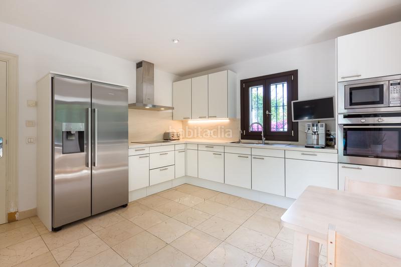 Foto 36d7addc-d1dc-4565-bb04-648ededa3049. Location chalet avec parking piscine dans Nueva Atalaya Estepona