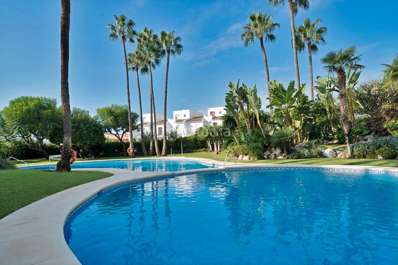 Foto 7154f88c-2fef-4ec8-b41d-048057a1eabb. Apartament amb calefacció aparcament piscina a Nueva Atalaya Estepona