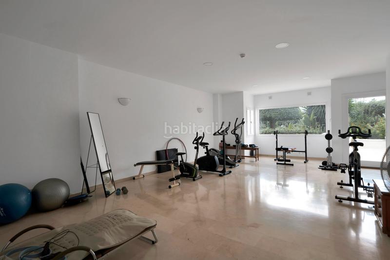 Foto a1c7e6f6-900e-4fce-8085-cde3d9b03ac5. Apartament amb calefacció aparcament piscina a Nueva Atalaya Estepona