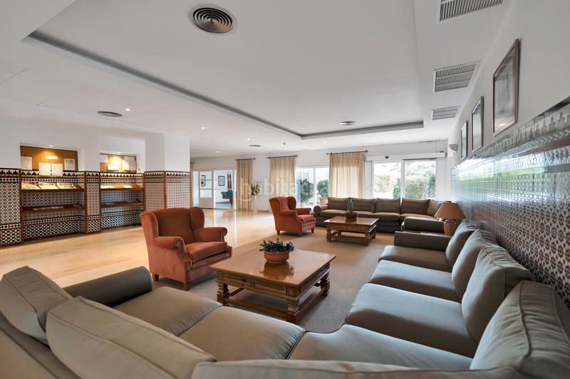 Foto fb43c2e7-21b8-4569-9c57-19892cf21ec8. Apartament amb calefacció aparcament piscina a Nueva Atalaya Estepona