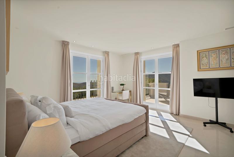 Foto def36f5f-ed71-4956-bc73-a3dc431577a1. Alquiler chalet an architectural masterpiece in prestigious La Zagaleta en Benahavís