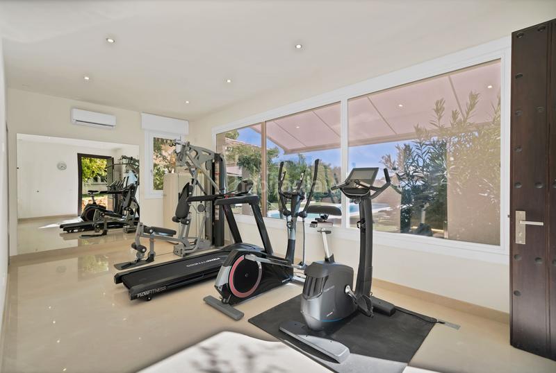 Foto 00ee4e27-1ec2-4294-b183-f2da1007863c. Miete chalet mit heizung parking pool in La Zagaleta Benahavís