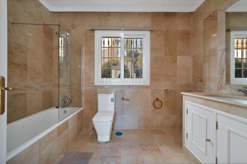 Foto 48ebbe19-0485-48f9-8e8b-34ab891f4e12. Maison jumelée avec chauffage parking dans Los Naranjos Marbella