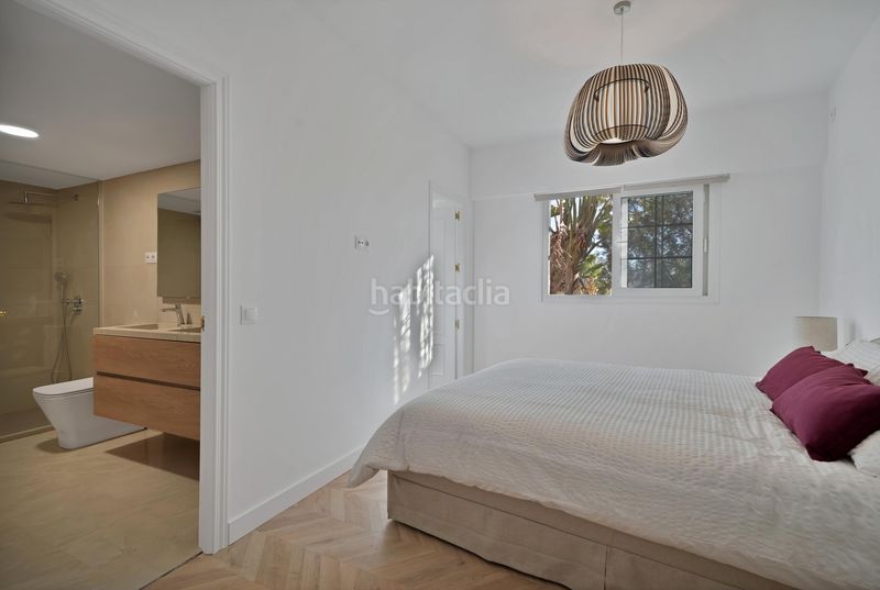 Foto e9e8eb50-cca6-45c9-a1b0-54897e867b2f. Casa adossada amb aparcament a Los Naranjos Marbella