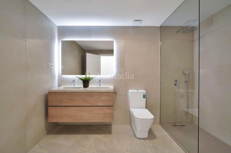 Foto fc9aa937-1e4d-4c5a-ad76-b5d7af696ded. Casa adossada amb aparcament a Los Naranjos Marbella