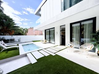 Casa aparellada  P.º de miramar, 45 - 1. El privilegio del contraste tu oasis privado en el epicentro de