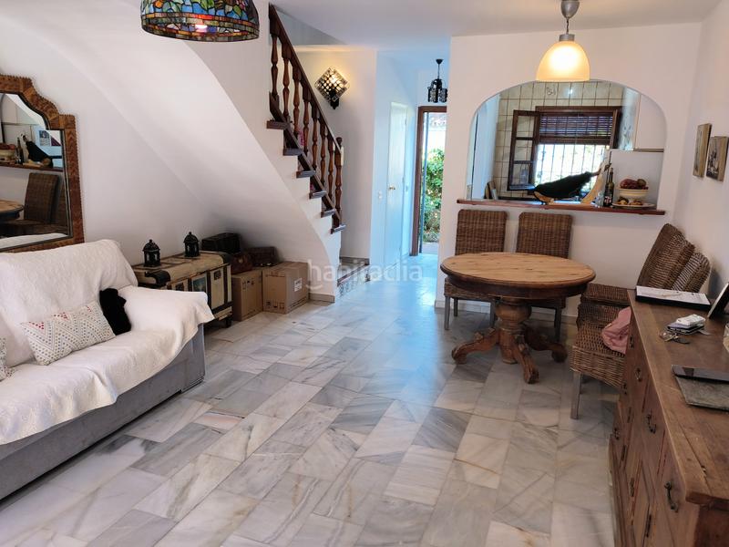 Foto c6f714af-6638-4a6c-9dd1-f7a63a2ed023. Maison jumelée avec piscine dans Elviria Marbella