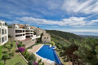 Appartement  Urbanizacion los altos de los monteros. Elegant apartment with panoramic sea views in samara resort, mar