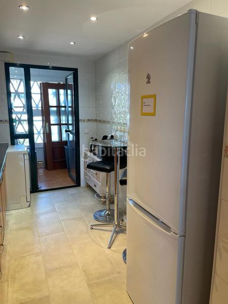 Foto 7880efb5-dfb3-4fab-8a0a-3024d3347f73. Lloguer apartament amb aparcament piscina a La Concha - Resina Golf Estepona
