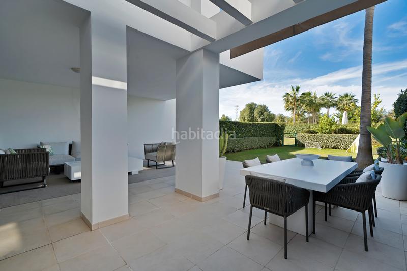Foto 2782ac24-99f3-49a9-8778-b8f4e0ce2075. Apartament amb calefacció aparcament piscina a Benatalaya Estepona