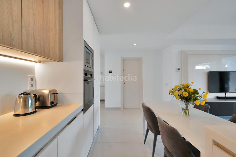 Foto 755edd97-7cf8-4b96-ab5f-b44c15c801f5. Apartament amb calefacció aparcament piscina a Benatalaya Estepona