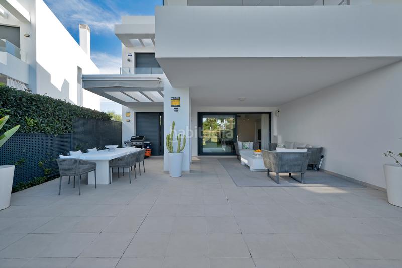 Foto b0c63fa3-8c5a-40c7-8ead-062a8b6dc646. Apartament amb calefacció aparcament piscina a Benatalaya Estepona