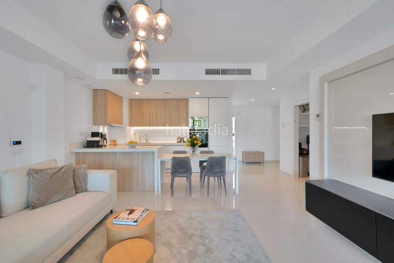 Foto f844b6f4-652c-4cfb-b32f-b8145679692d. Apartamento en Benatalaya Estepona