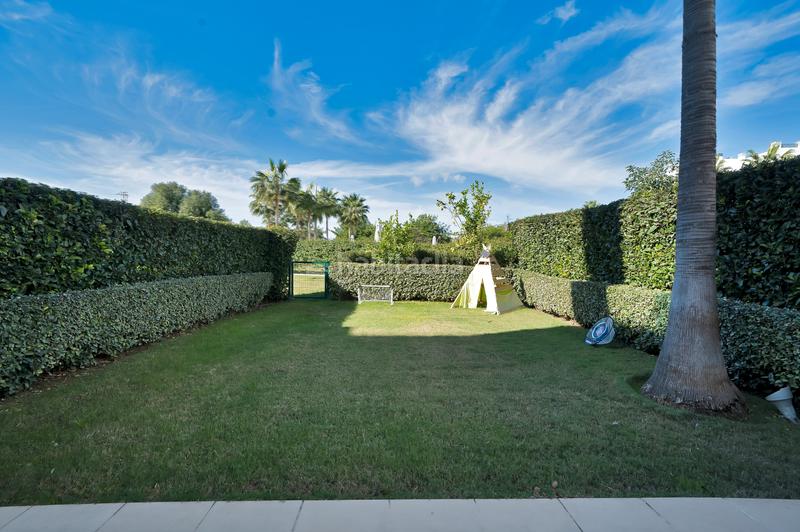 Foto d0d8e29d-aeea-4c32-adda-650ba4bc14d7. Appartement mit heizung parking pool in Benatalaya Estepona