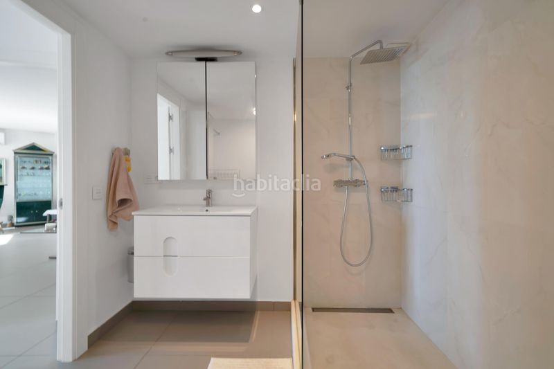Foto 92e9bc01-d550-4934-bf1b-5241078f2d7e. Apartament amb calefacció aparcament piscina a Playa Bajadilla - Puertos Marbella