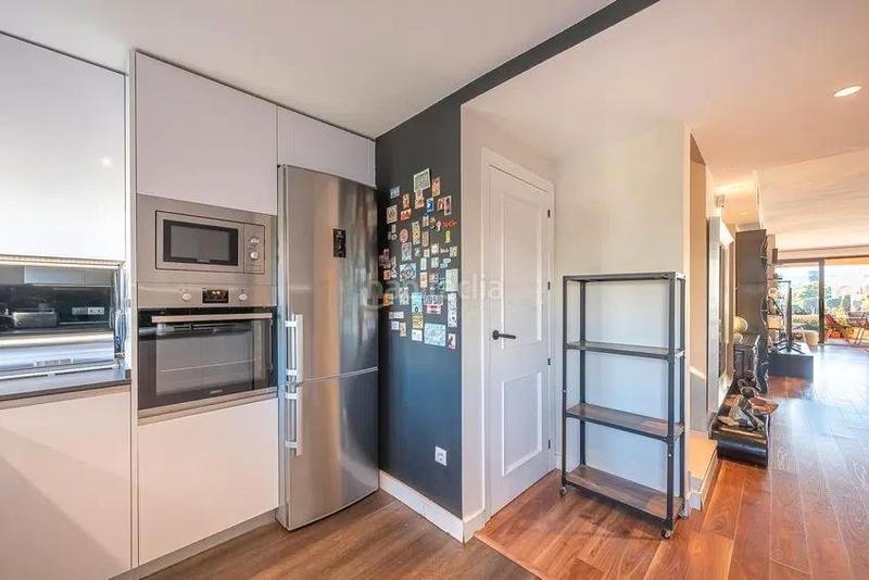 Foto 5818f63c-7b96-43a9-a6bf-4bb3e1ec1ea0. Apartament amb aparcament piscina a Nueva Atalaya Estepona