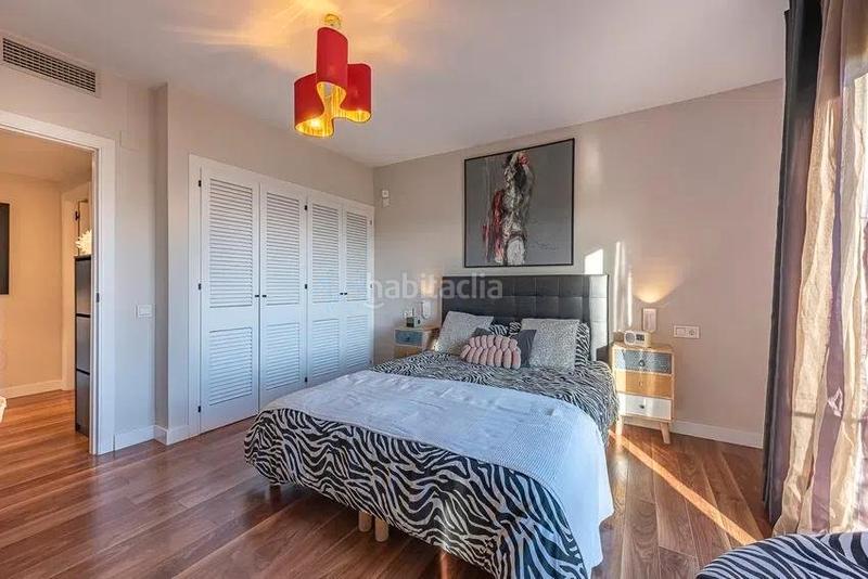 Foto 5d8d60bd-58db-424e-a2ac-261afd06ad91. Apartament amb aparcament piscina a Nueva Atalaya Estepona