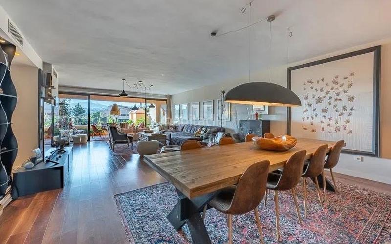 Foto f856f267-dc73-45bf-9c61-44869a848161. Apartament amb aparcament piscina a Nueva Atalaya Estepona