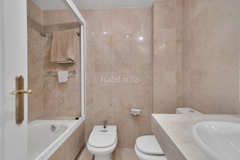 Foto 12f0d766-dd6e-4850-bc58-ec777abe313a. Apartament amb aparcament piscina a Nueva Andalucía centro Marbella