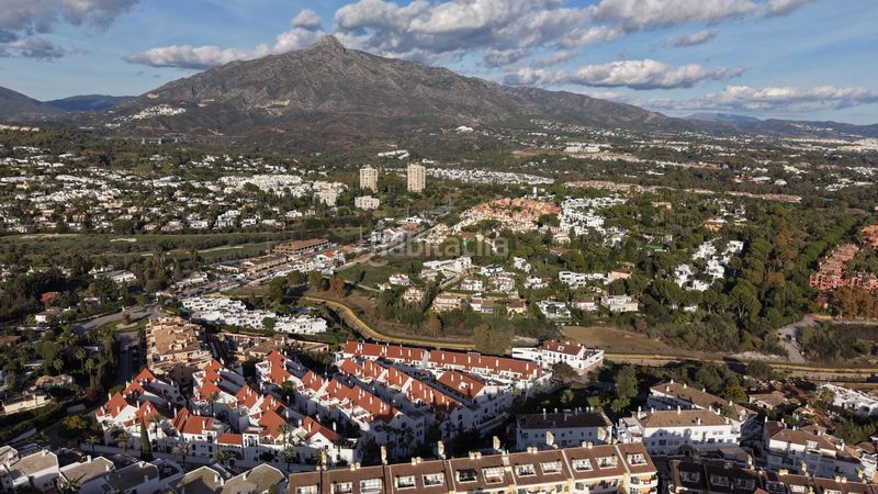 Foto c467f52a-9738-4956-9937-69a579af3cad. Apartament amb aparcament piscina a Nueva Andalucía centro Marbella