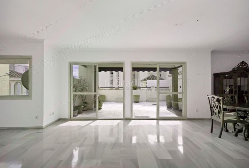 Foto 0ac521da-cba3-49e4-be93-a3e59052752a. Àtic amb aparcament a Ricardo Soriano Marbella