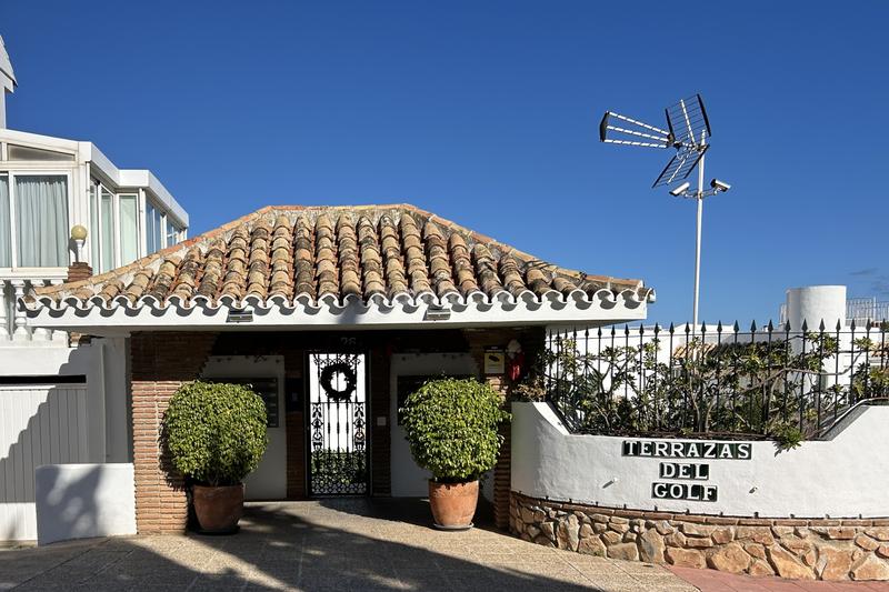 Foto 08e334aa-f8f1-400b-a63c-847462489ac8. Location maison jumelée avec chauffage parking piscine dans Benalmádena