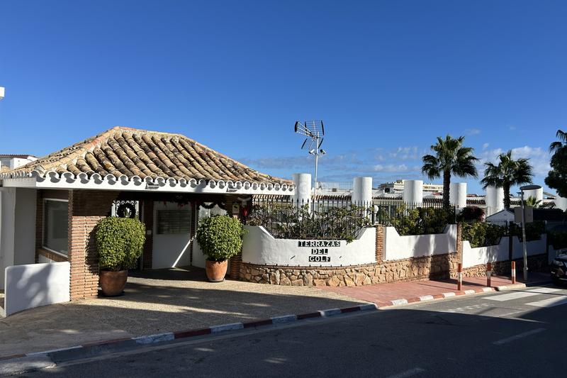 Foto 11a3768c-f72f-4e9f-b539-f40b64ff3fdd. Location maison jumelée avec chauffage parking piscine dans Benalmádena