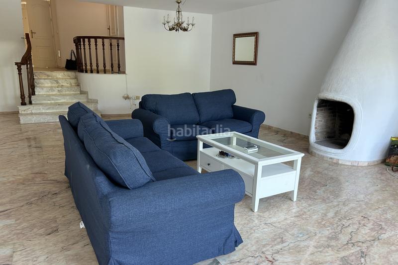 Foto 123bedf1-657a-4c4a-a84f-f87a06ee4edb. Rent semi detached house with heating parking pool in Benalmádena