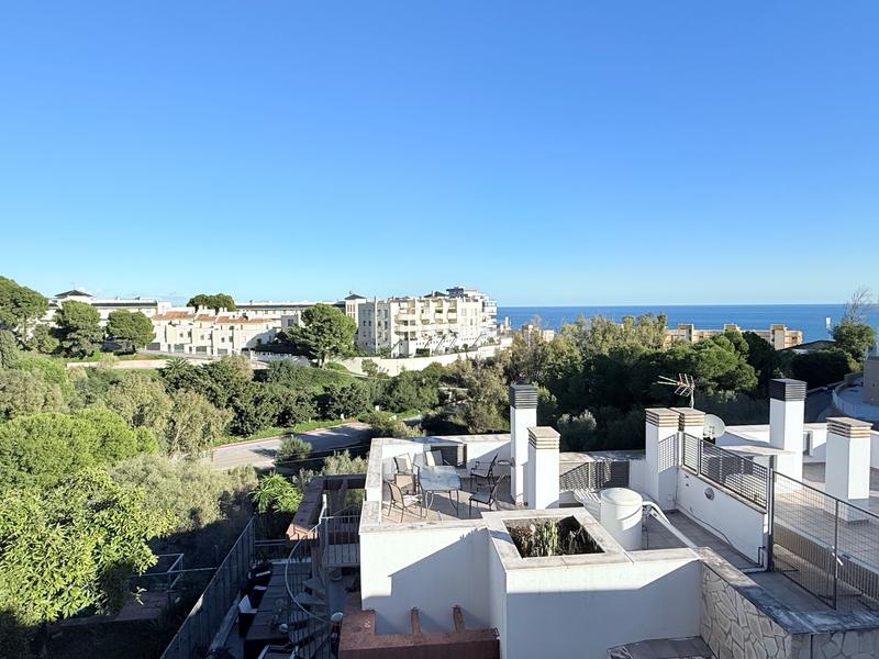 Foto 09587c49-9dea-4db1-bc49-f21ac1fd7d4b. Casa adossada amb aparcament piscina a Torreblanca del Sol Fuengirola