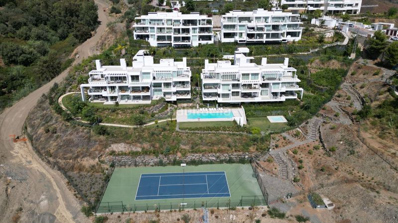 Foto 930b9598-bed7-4014-a359-5a800cf9822c. Apartament amb aparcament piscina a Palo Alto Ojén
