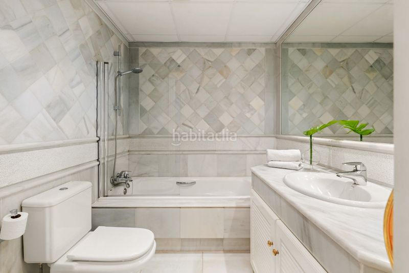 Foto 2dd14bdc-f0d3-4717-8331-b21926025597. Apartament amb calefacció aparcament piscina a La Carolina - Guadalpín Marbella