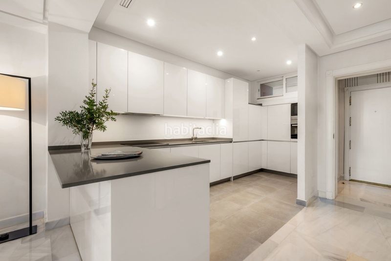 Foto 9a3eb12f-8d64-4365-aed5-2375d0166333. Apartament amb calefacció aparcament piscina a La Carolina - Guadalpín Marbella