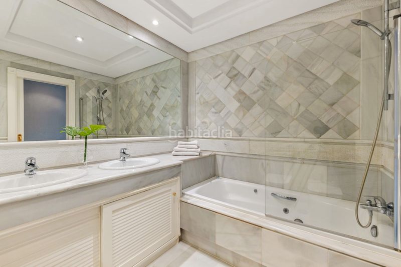 Foto 9bf6c0c9-0502-4adb-8859-95160bf27f5c. Apartament amb calefacció aparcament piscina a La Carolina - Guadalpín Marbella