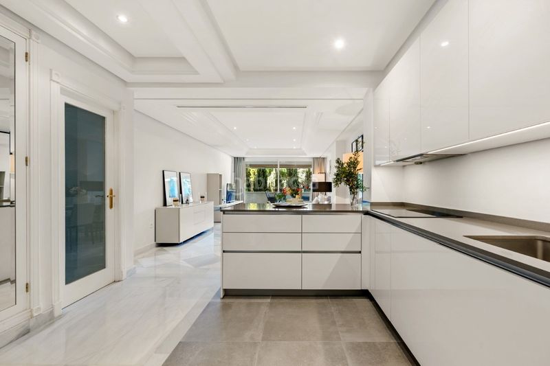 Foto c7c7335e-c9cb-4aa8-adcd-d46cf6b3bb7e. Apartament amb calefacció aparcament piscina a La Carolina - Guadalpín Marbella