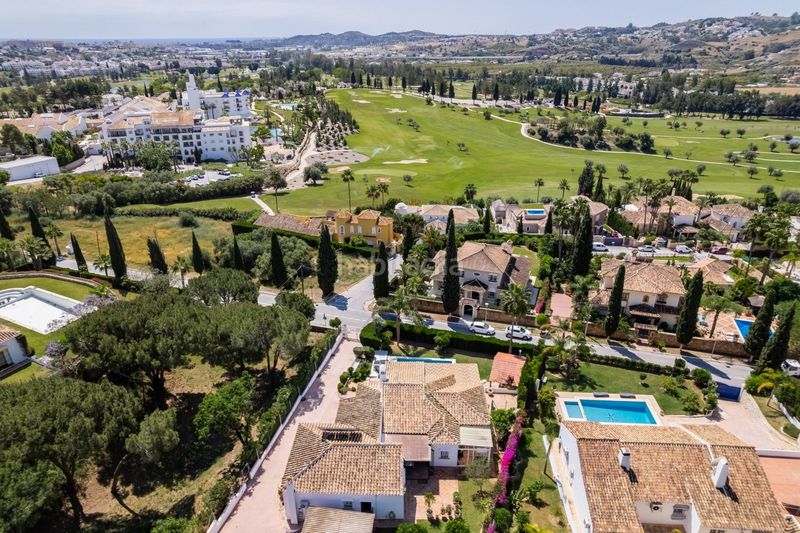 Foto 168602c4-5b07-4021-b823-66c72ea93bad. Xalet amb aparcament piscina a Mijas golf Mijas