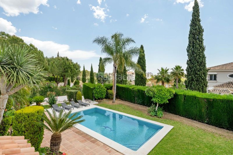 Foto e7bae20f-fd44-4e91-bb0b-5cf3b8eda265. Xalet amb aparcament piscina a Mijas golf Mijas