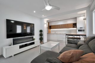 Apartment  10 avenida las palmeras #edificio sirena blanca, b. A stunning fully refurbished two bedroom apartment in huerta bel